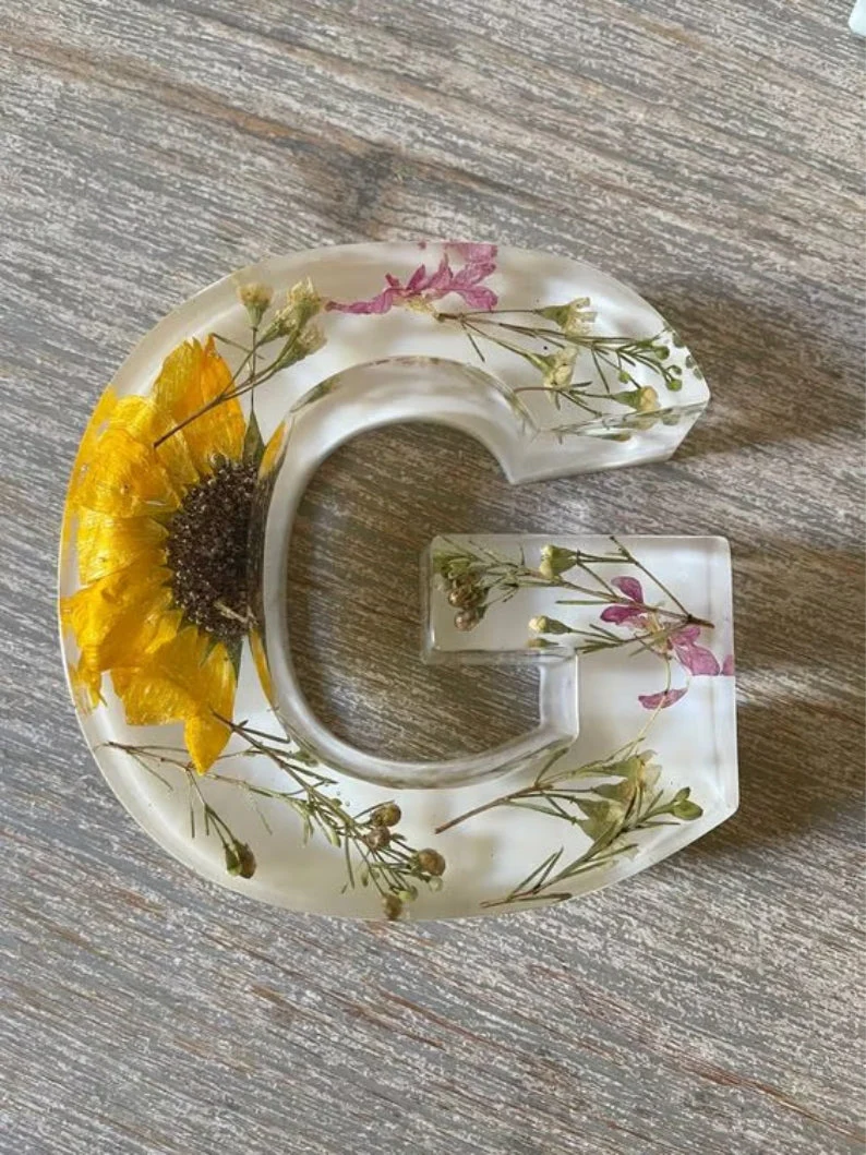 Handmade Floral Resin Night Light ~ Bring artistic light to your home effortlessly - Image 7