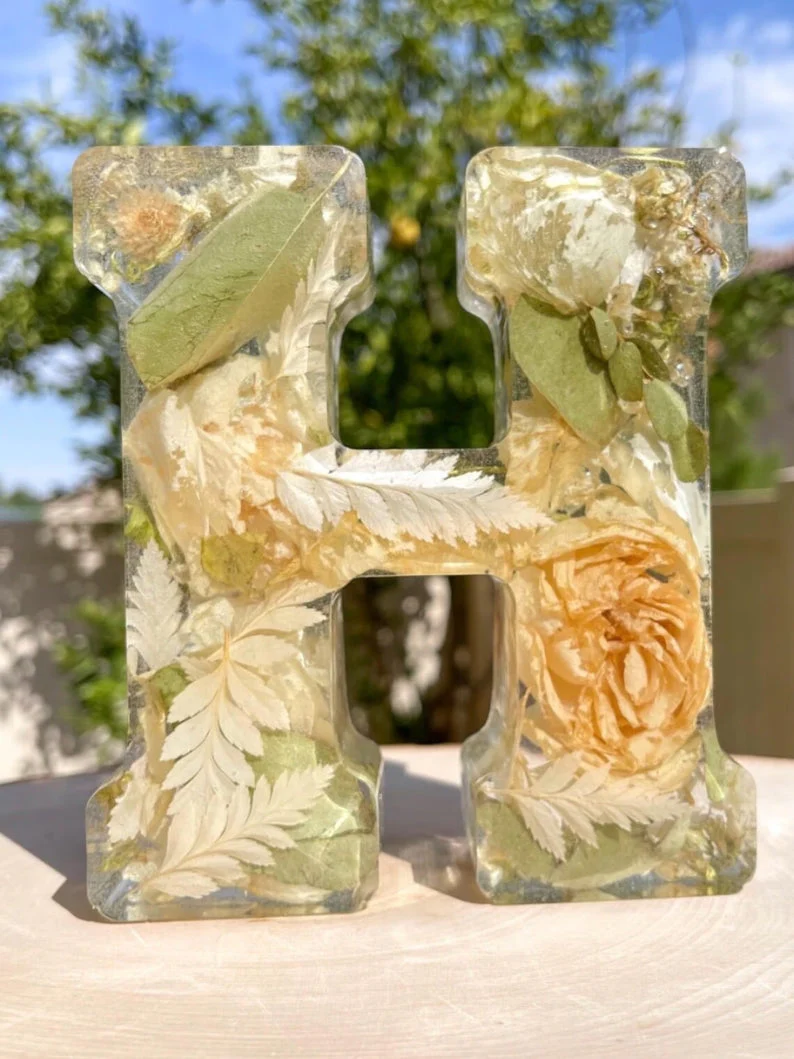Handmade Floral Resin Night Light ~ Bring artistic light to your home effortlessly - Image 8